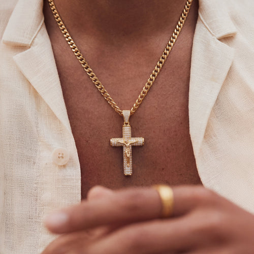 Cadena con Crucifijo Oro 14K